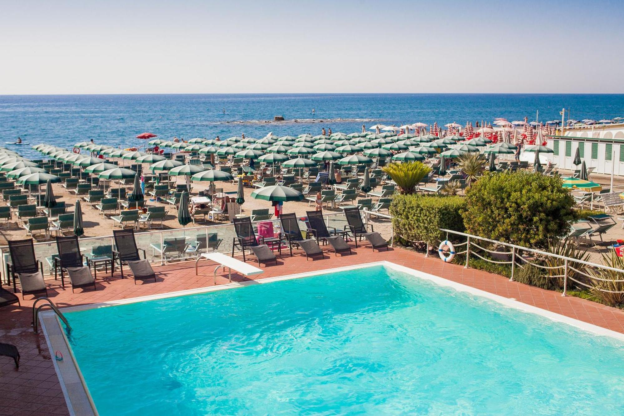 Hotel Gabriella 디아노마리나 외부 사진